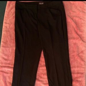 Roz&Ali size 8. The smart fit black dress pants. Straight leg.